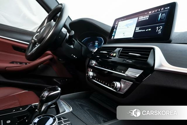 BMW 5 series PHEV id 4258937 из Китая 23