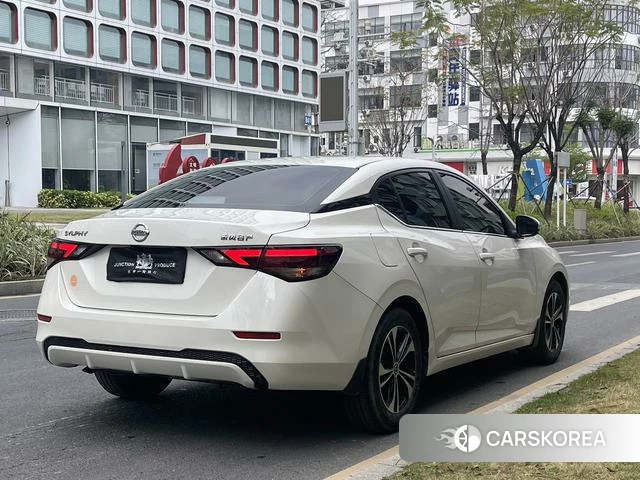 Nissan Xuan Yi 2023 Белый из Китая, фото 6