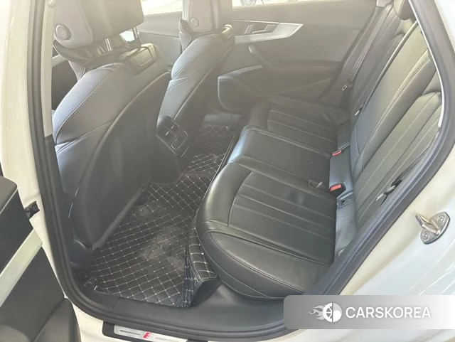 Audi A4L id 4359082 из Китая 11