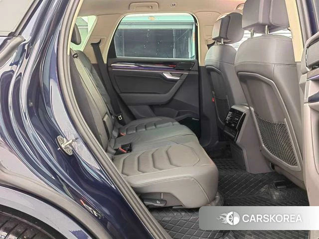 Volkswagen Touareg id 4341562 из Китая 13