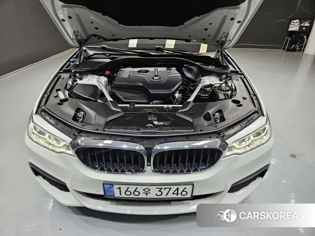 BMW 5 Series (G30) id 3402639 из Кореи 16