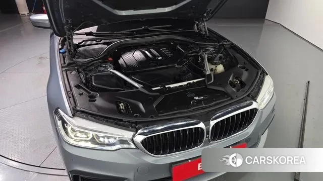 BMW 5 Series (G30) id 3687705 из Кореи 16