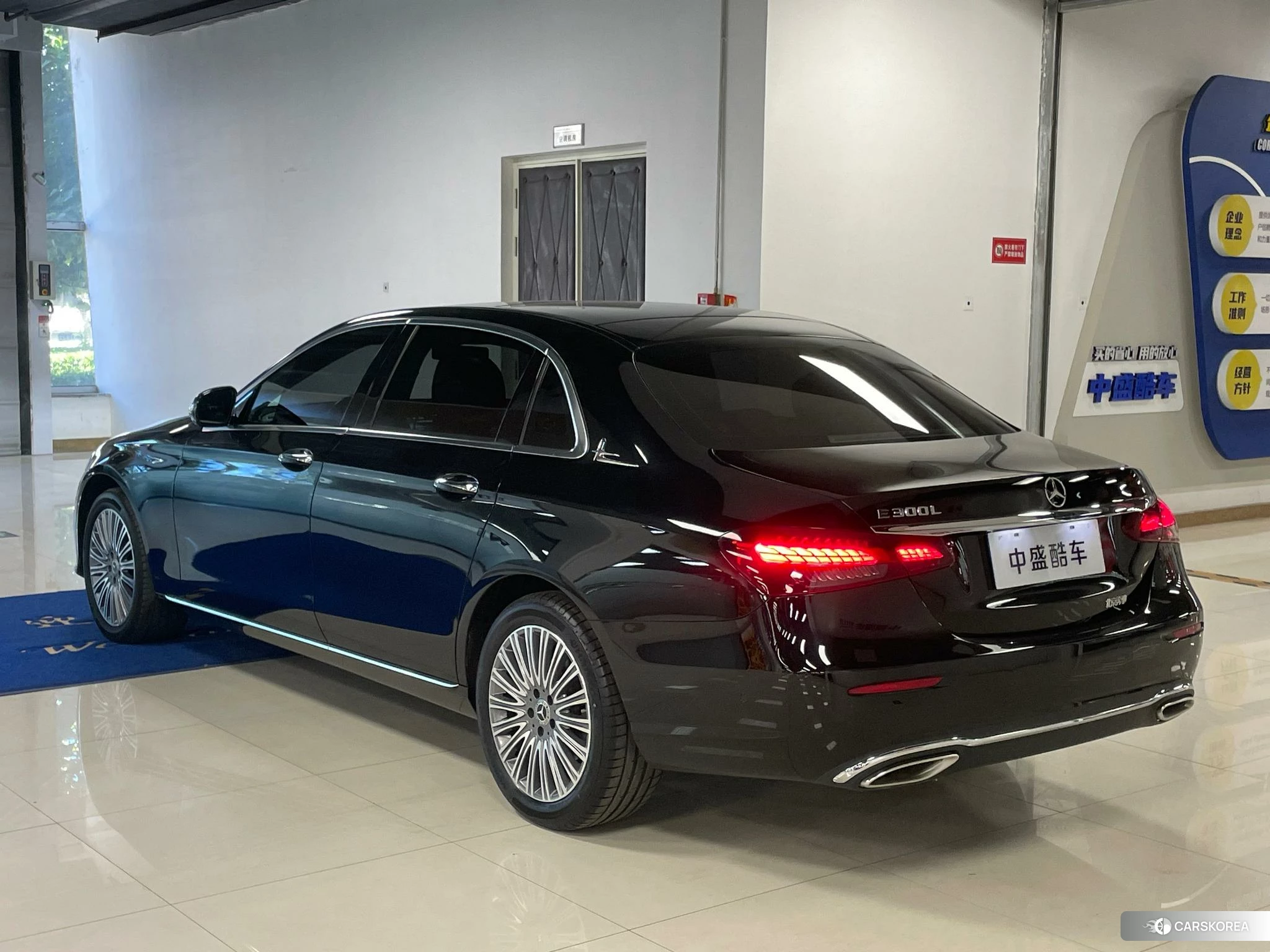 Mercedes-Benz E-Class id 4504716 из Китая 26