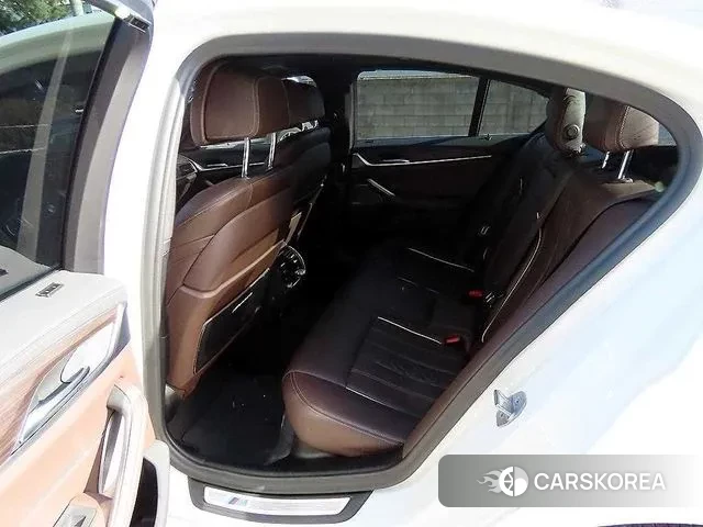 BMW 5 Series (G30) id 3640628 из Кореи 16