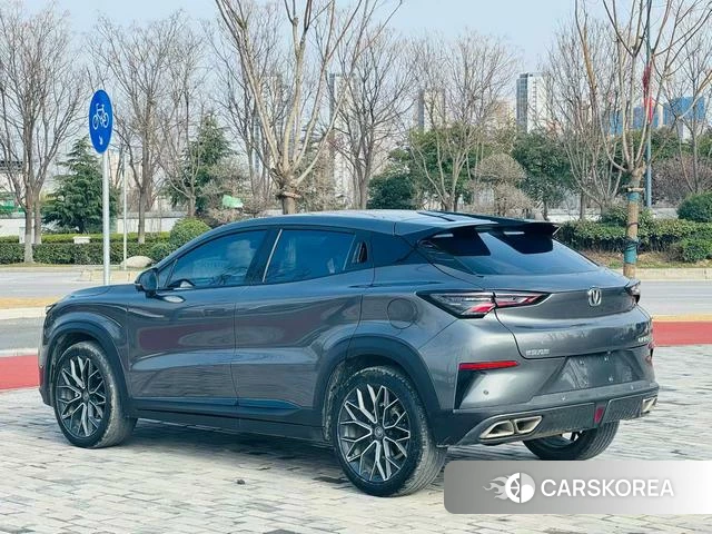 Chang'an UNI-T 2022 Темно-серый из Китая, фото 6