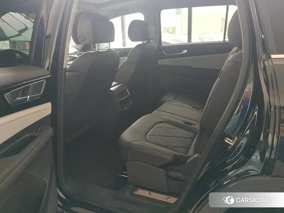 Volkswagen Touareg id 4686274 из Китая 12