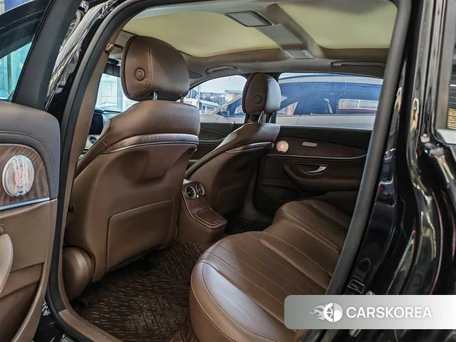 Mercedes-Benz E-class 2022 Черный из Китая, фото 6