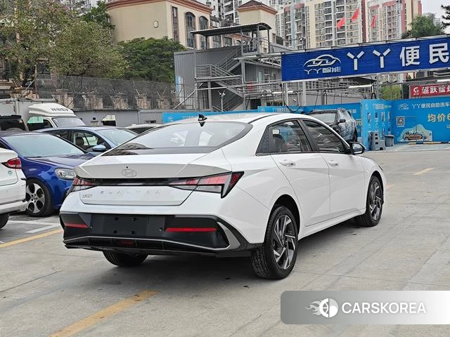 Hyundai Elantra 2026 Белый из Китая, фото 6