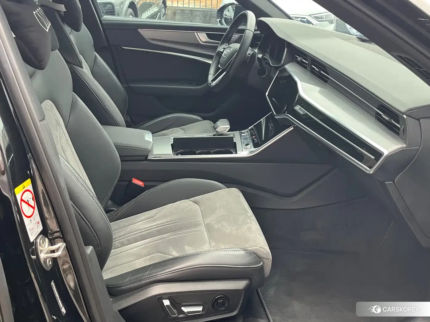 Audi A6L id 4570497 из Китая 13