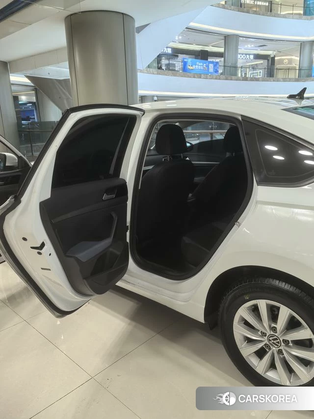 Volkswagen Lavida 2023 Белый из Китая, фото 6