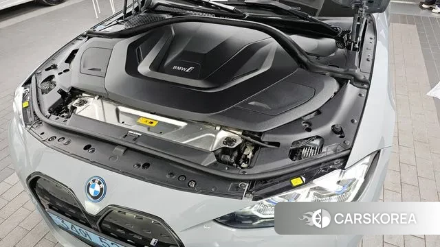 BMW i4 id 3472608 из Кореи 16