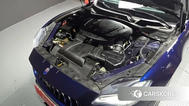 Maserati Quattroporte id 3616825 из Кореи 16