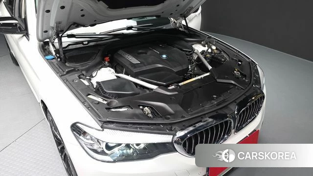 BMW 5 Series (G30) id 4610207 из Кореи 29