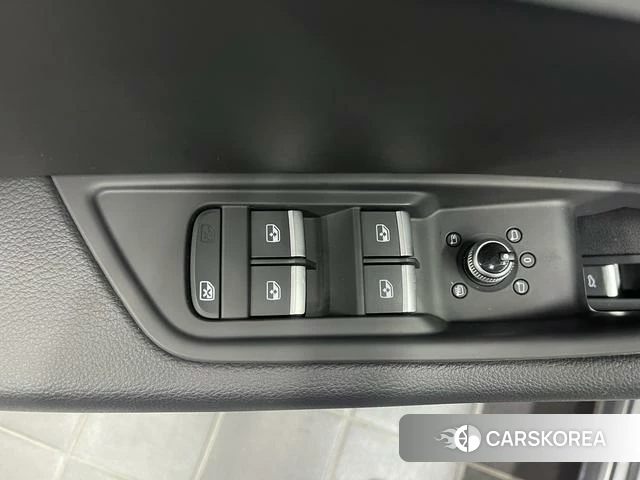 Audi A4L id 4359560 из Китая 15