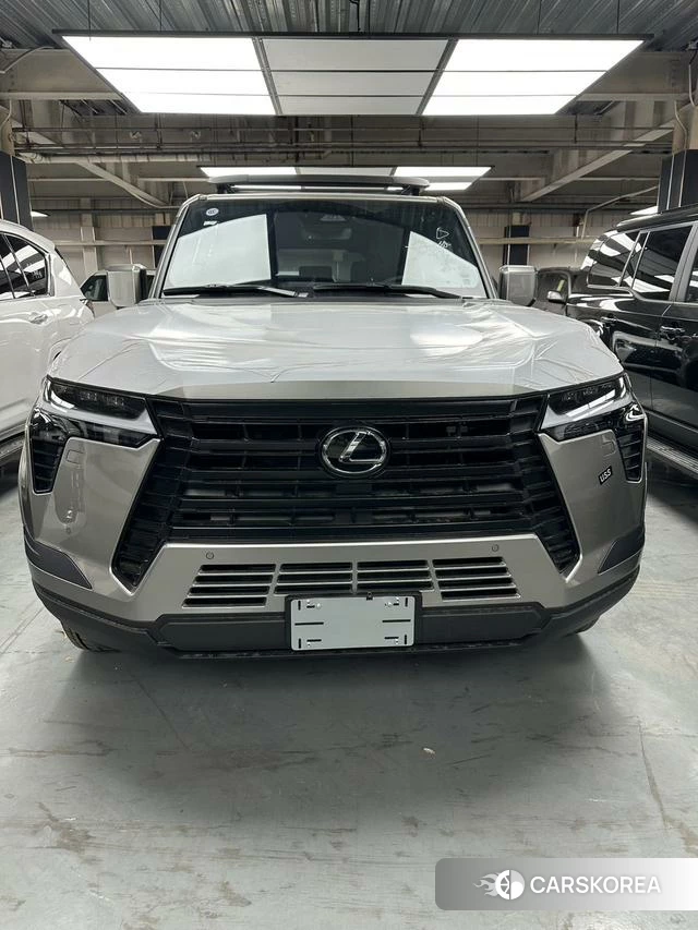 Lexus GX 2024 Серебристо-серый из Китая, фото 6