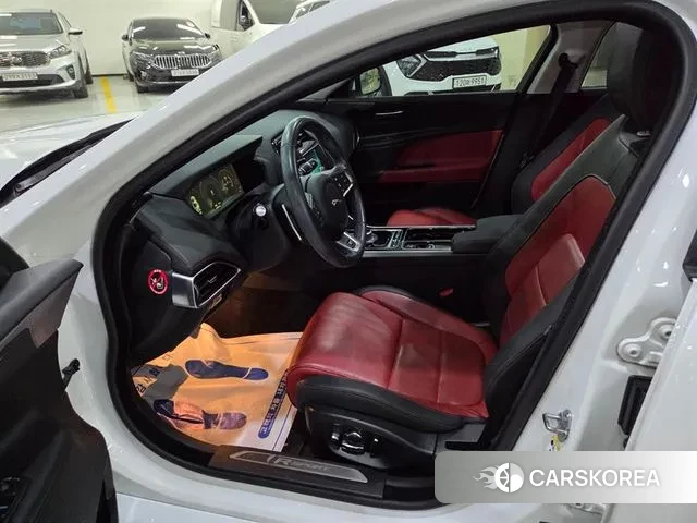 Jaguar XE id 3259114 из Кореи 16