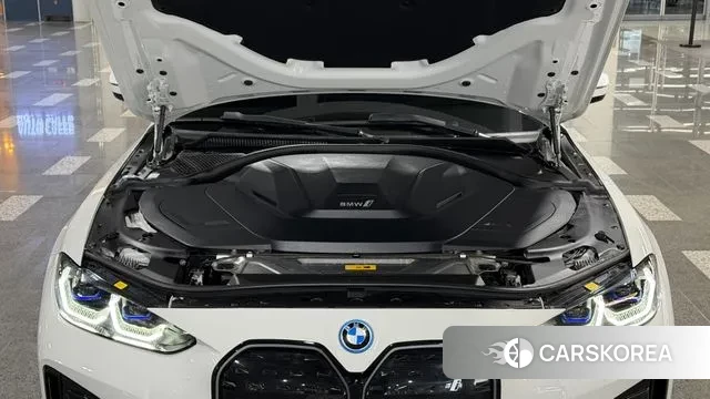 BMW i4 id 3695619 из Кореи 16