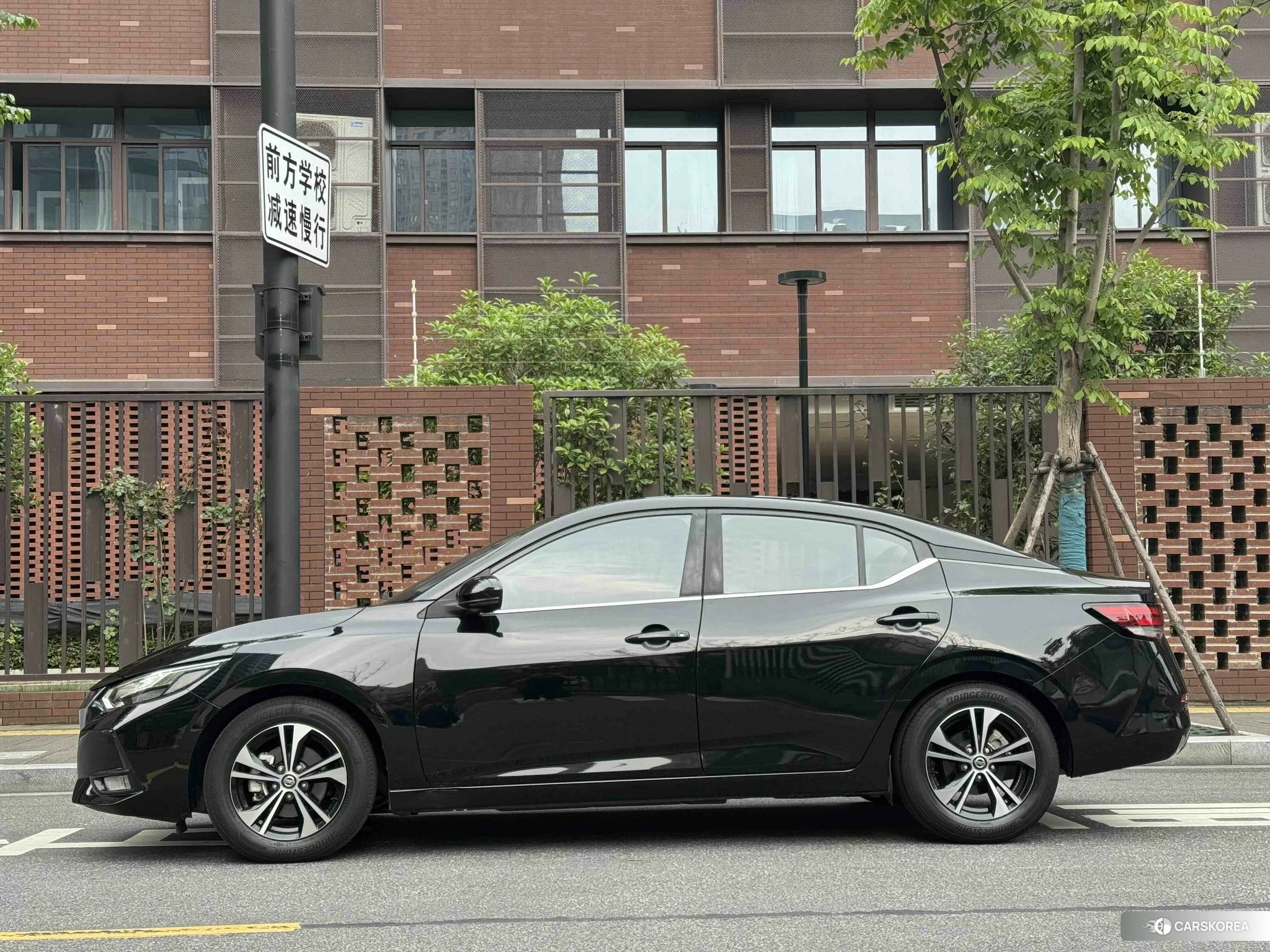 Nissan Xuan Yi id 4420803 из Китая 10