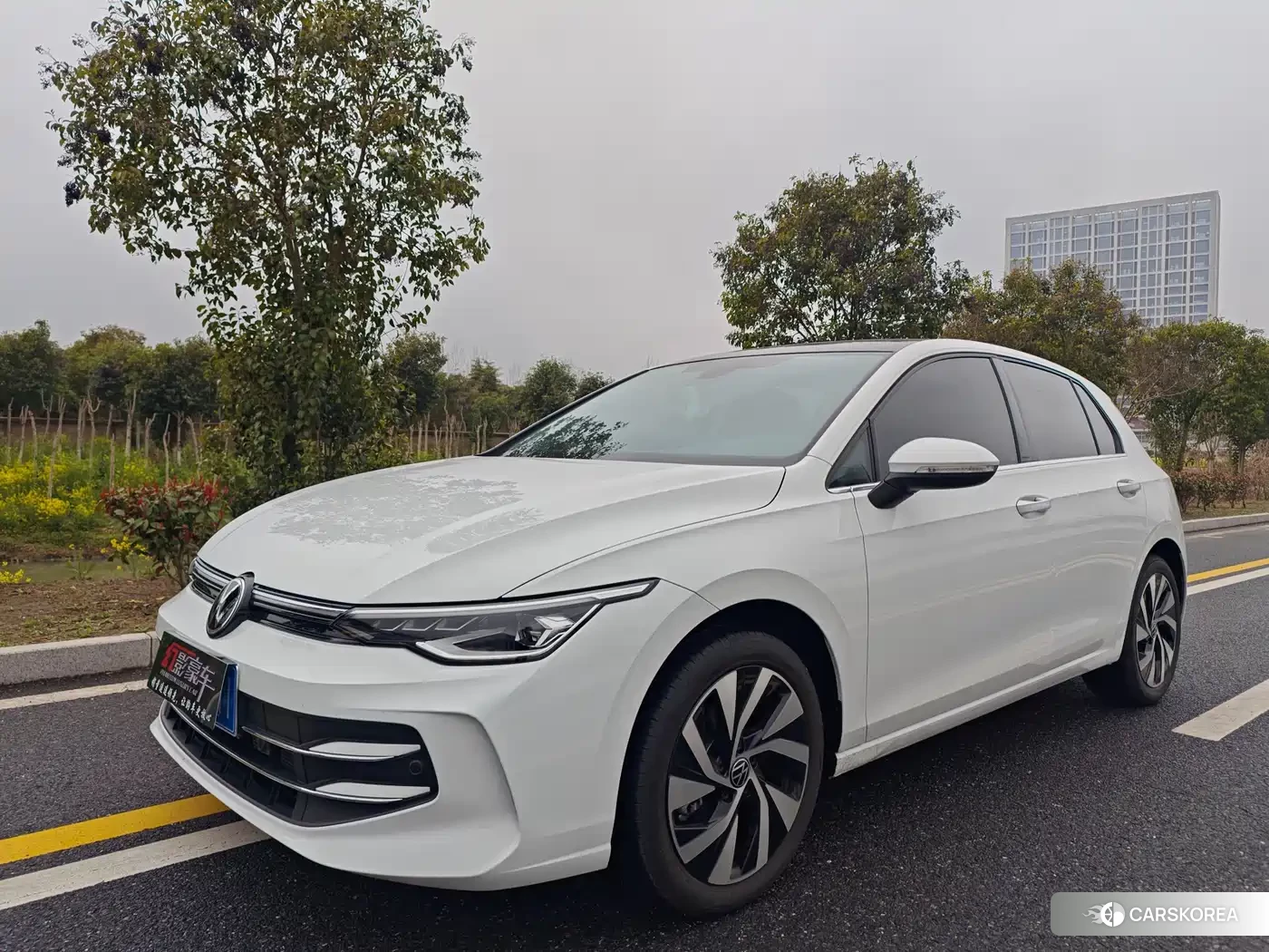 Volkswagen Golf 2026 Белый из Китая, фото 6