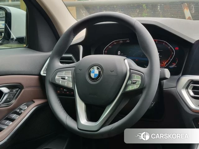 BMW 3 series id 4257381 из Китая 13