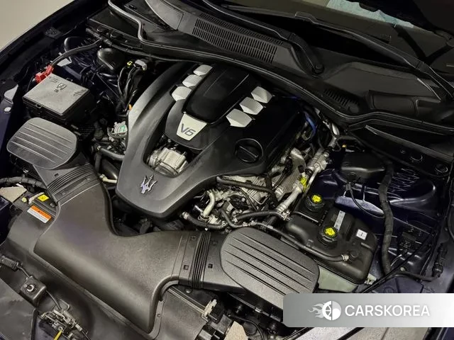 Maserati Quattroporte id 3451599 из Кореи 16