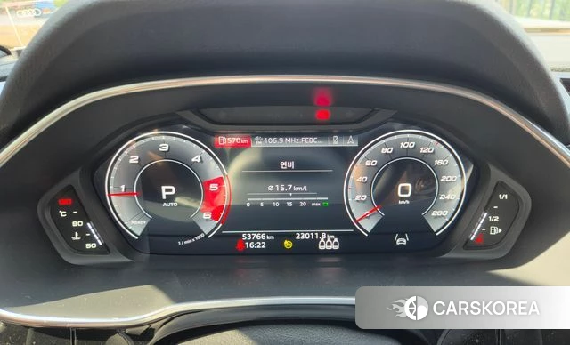Audi Q3 (F3) 2022 Серый из Кореи, фото 6