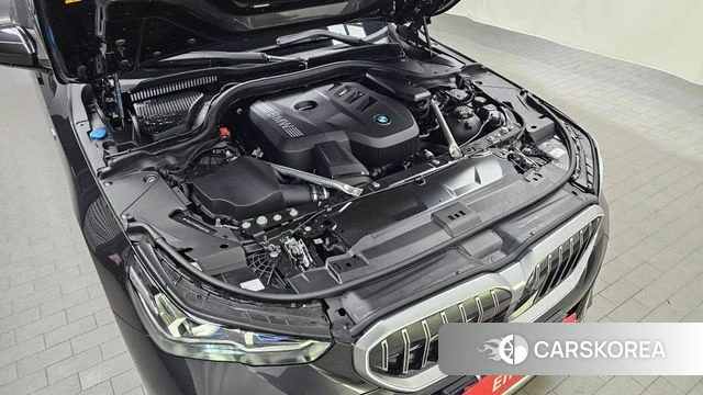 BMW 5 Series (G60) id 3896647 из Кореи 16