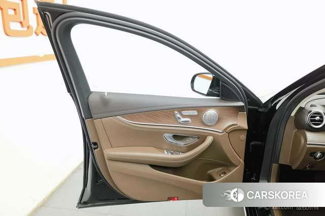 Mercedes-Benz E-class id 4264017 из Китая 20