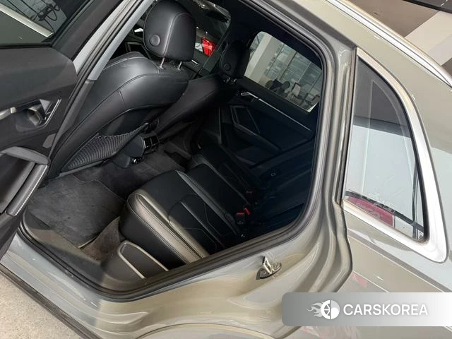 Audi Q3 2024 Темно-серый из Китая, фото 6