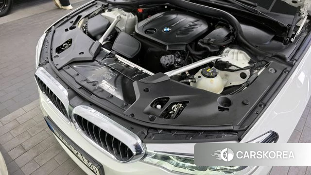 BMW 5 Series (G30) id 3954949 из Кореи 16