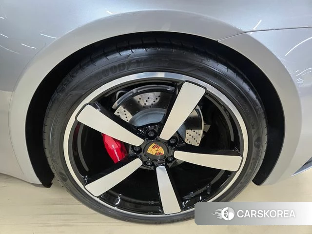 Porsche 911(992) id 3885692 из Кореи 16