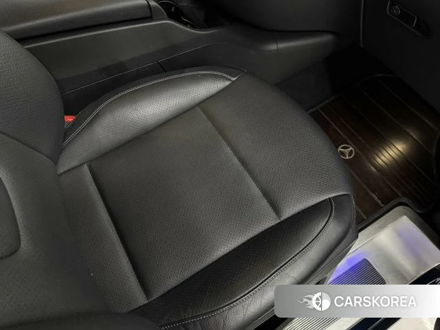 Mercedes-Benz V-class id 4263325 из Китая 17