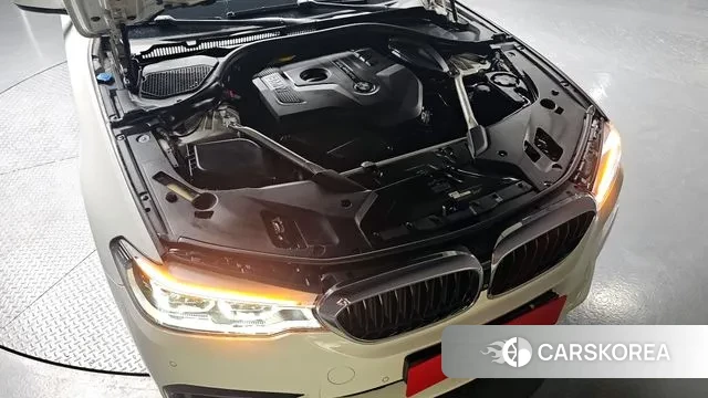 BMW 5 Series (G30) id 3139842 из Кореи 16