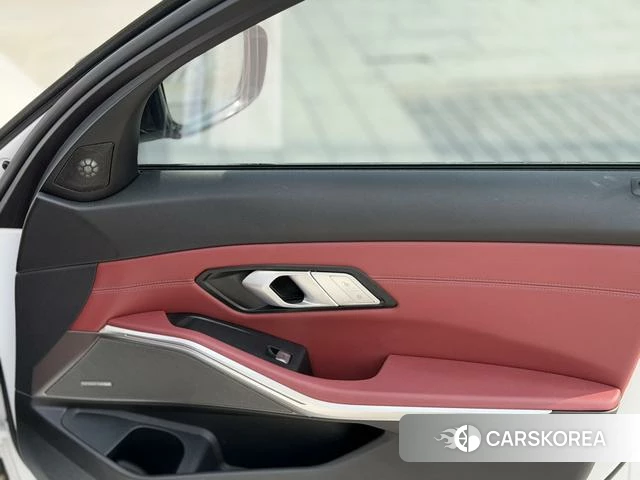 BMW 3 series id 4278255 из Китая 12