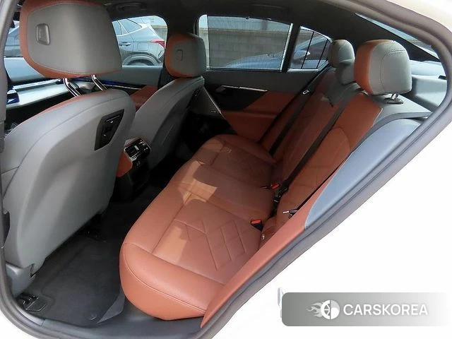 BMW 5 Series (G60) id 3857297 из Кореи 16