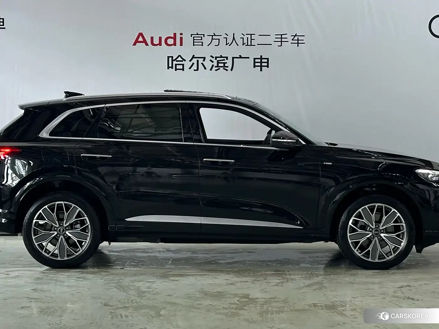 Audi Q5L id 4538837 из Китая 16