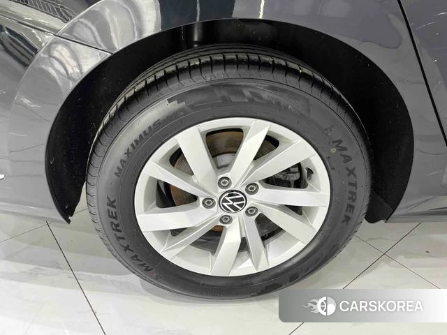 Volkswagen Passat id 4207683 из Китая 17