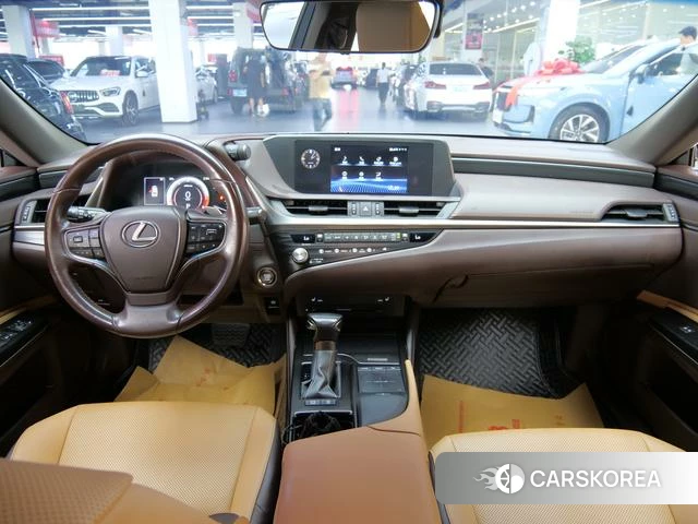 Lexus ES id 4368407 из Китая 14