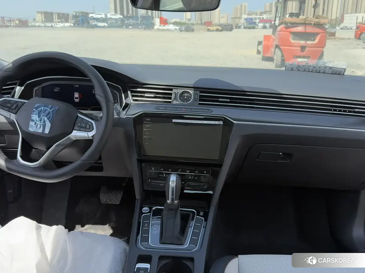 Volkswagen Magotan 2026 Черный из Китая, фото 6