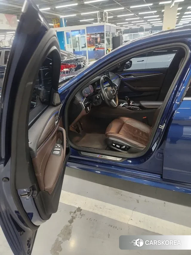 BMW 5 Series (G30) id 3385176 из Кореи 11