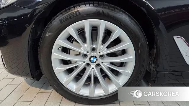 BMW 5 Series (G30) id 3610722 из Кореи 16