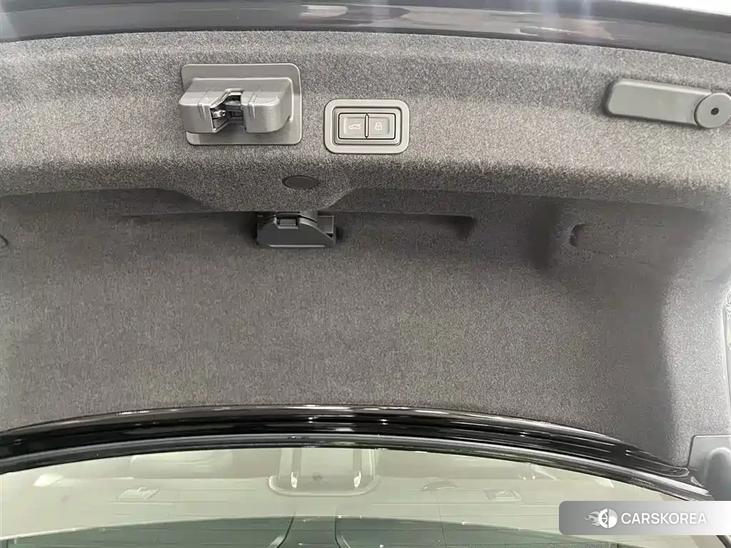 Audi A6L id 4515335 из Китая 14