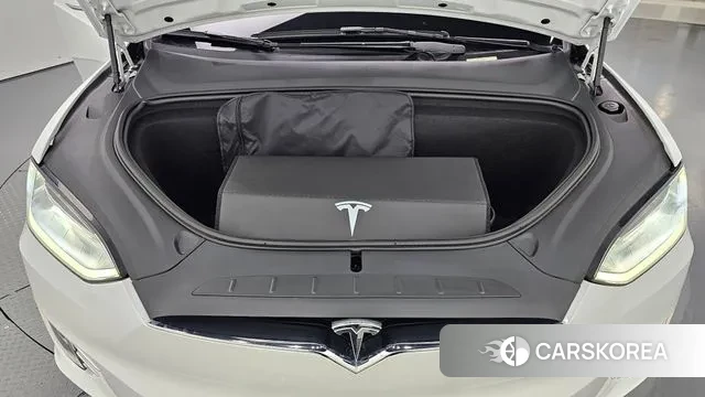 Tesla Model X id 2976231 из Кореи 16