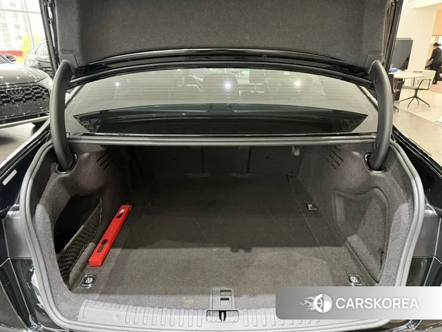 Audi A6L id 4272746 из Китая 9