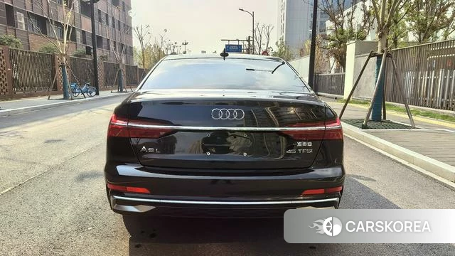 Audi A6L id 4277916 из Китая 12