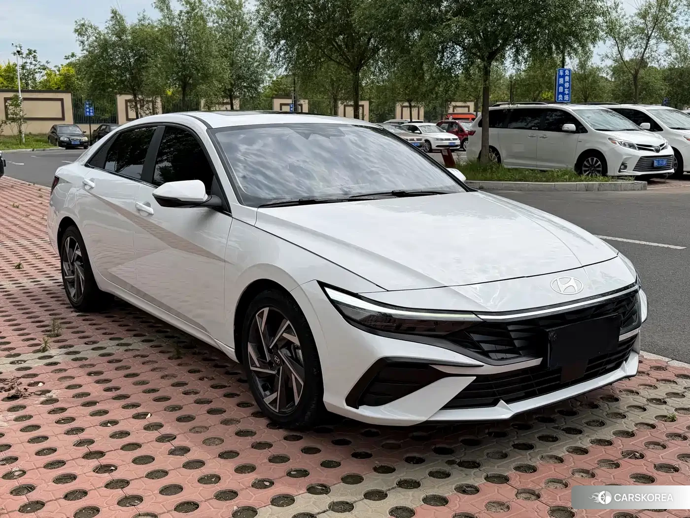 Hyundai Elantra id 4680677 из Китая 16