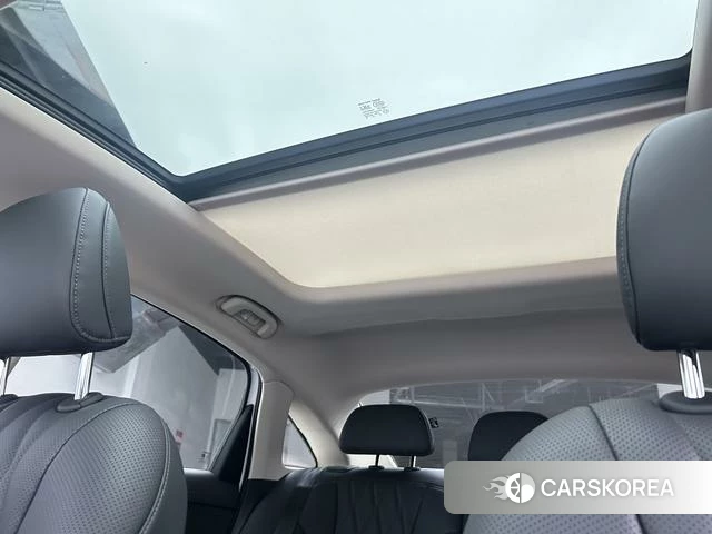 Roewe D7 EV id 4213905 из Китая 15