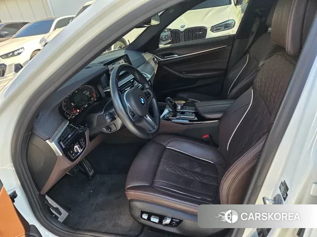 BMW 5 Series (G30) id 3380127 из Кореи 7