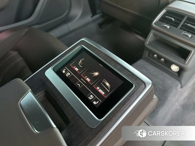 Audi A7L id 4271820 из Китая 15