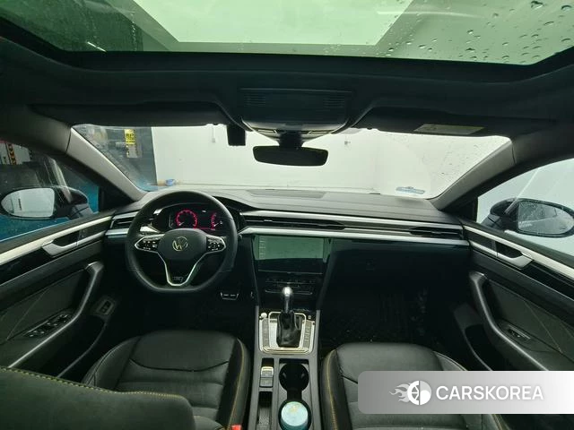 Volkswagen CC 2023 Темно-серый из Китая, фото 6